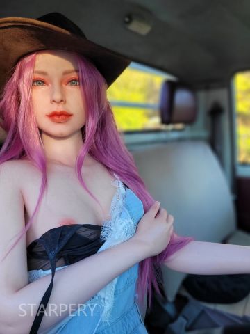 Starpery 171cm A-cup Queen Realistic Silicone/TPE Sex Doll